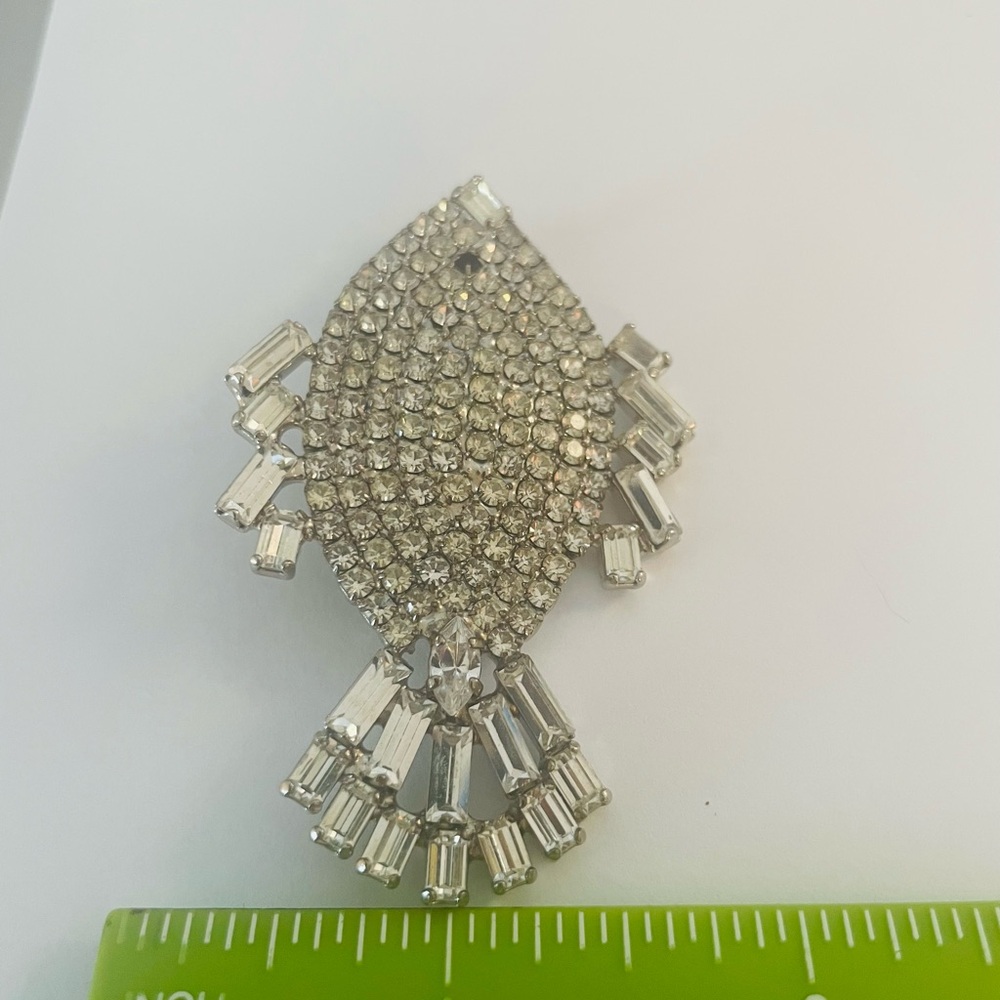 Elegant Silver Tone  Pave Rhinestone Fish Brooch - Picture 5 of 5